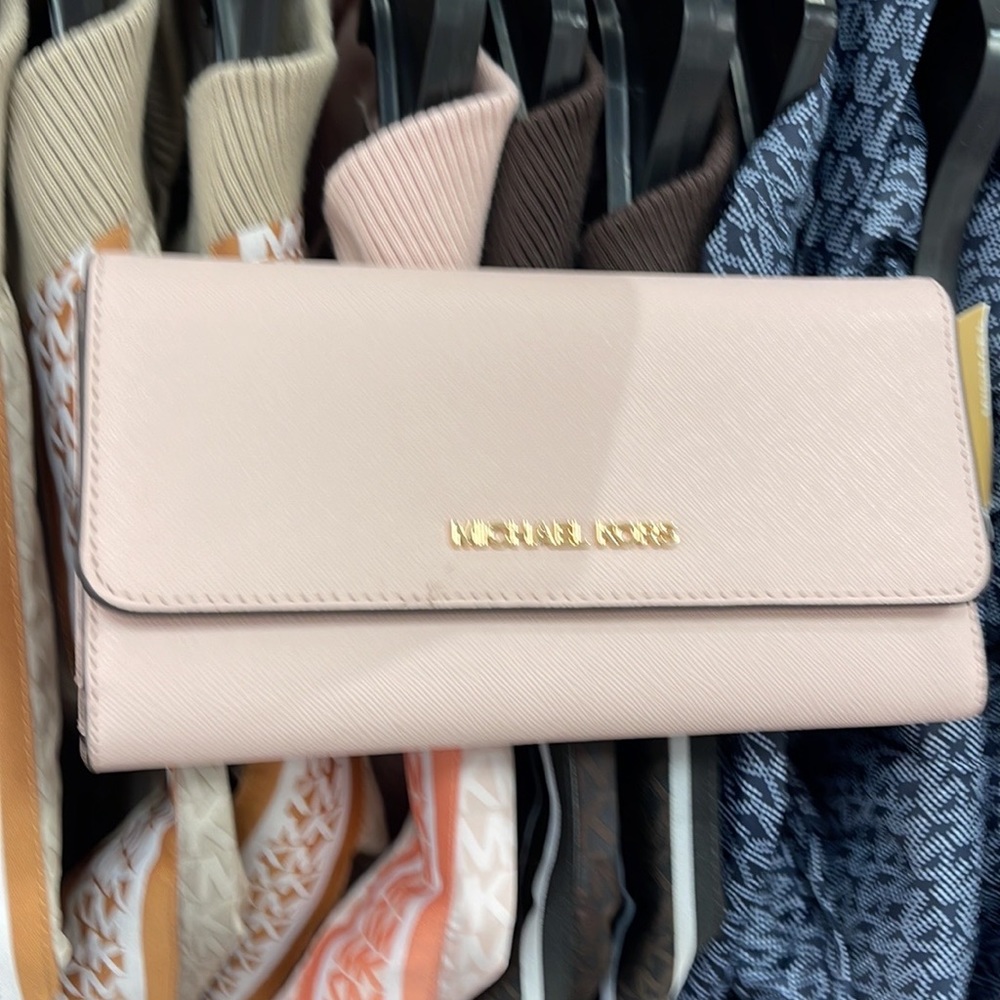 MICHAEL KORS JET SET TRAVEL LARGE TRIFOLD WALLET POWDER BLUSH COLOR - Picture 4 of 16